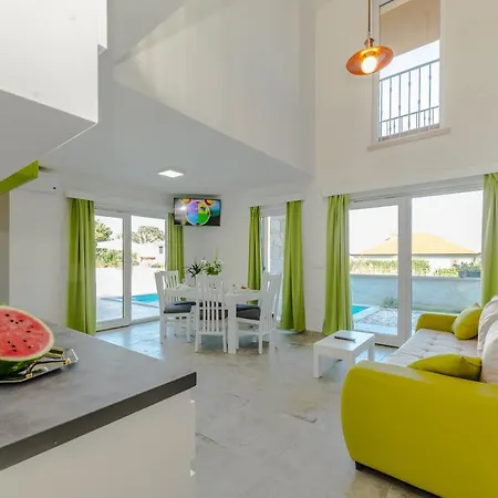 Romantic With A Pool By The Sandy Beach-by Traveler Tourist Agency Krk Id 2187 וילה *