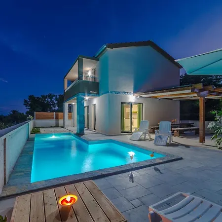 Romantic With A Pool By The Sandy Beach-by Traveler Tourist Agency Krk Id 2187 וילה פריבלאקה