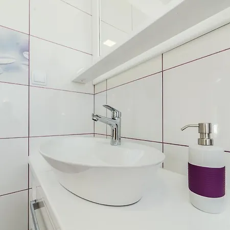 Romantic With A Pool By The Sandy Beach-by Traveler Tourist Agency Krk Id 2187 וילה